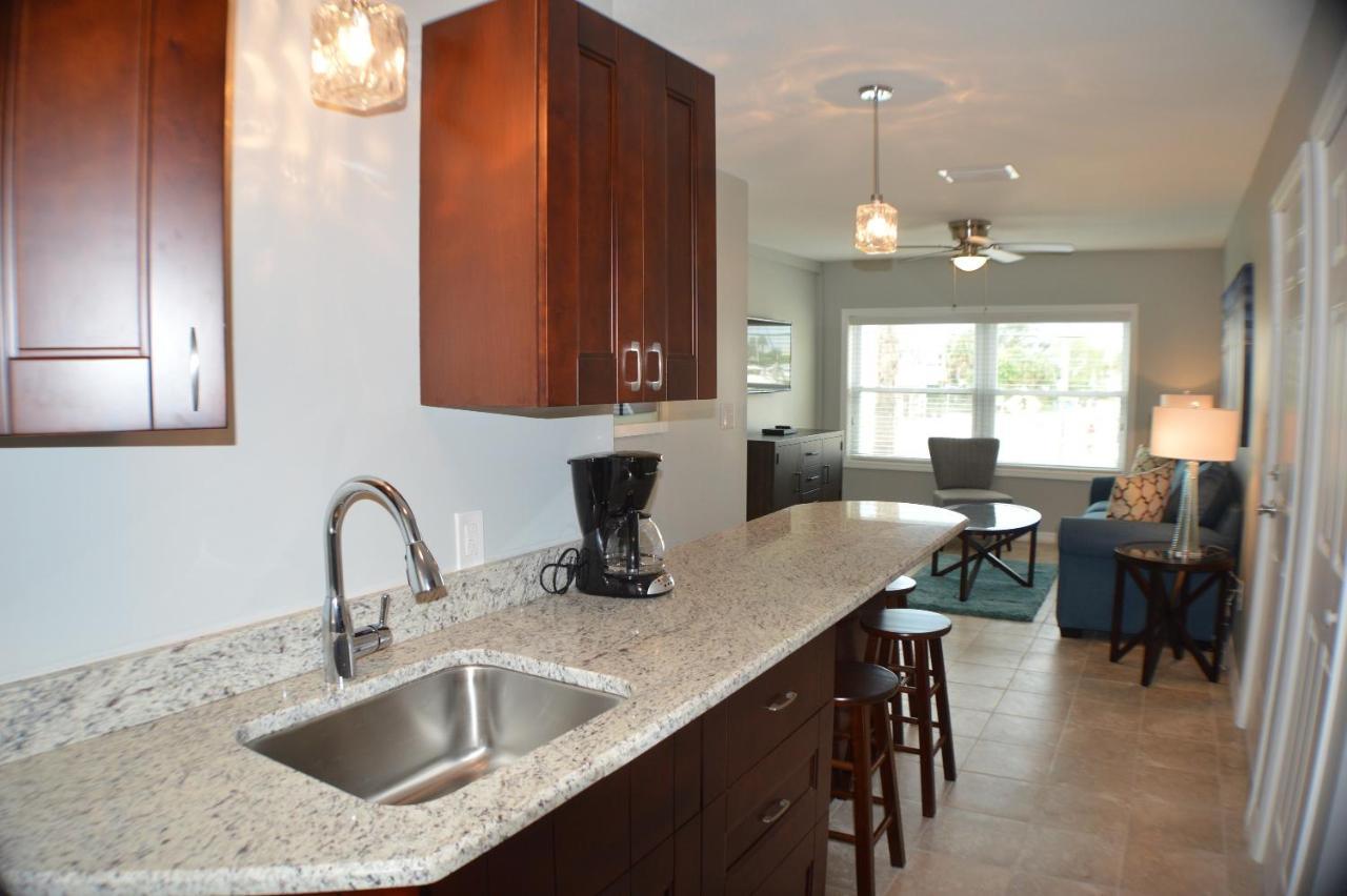 Villas At John'S Pass By Travel Resort Services St. Pete Beach Exterior photo