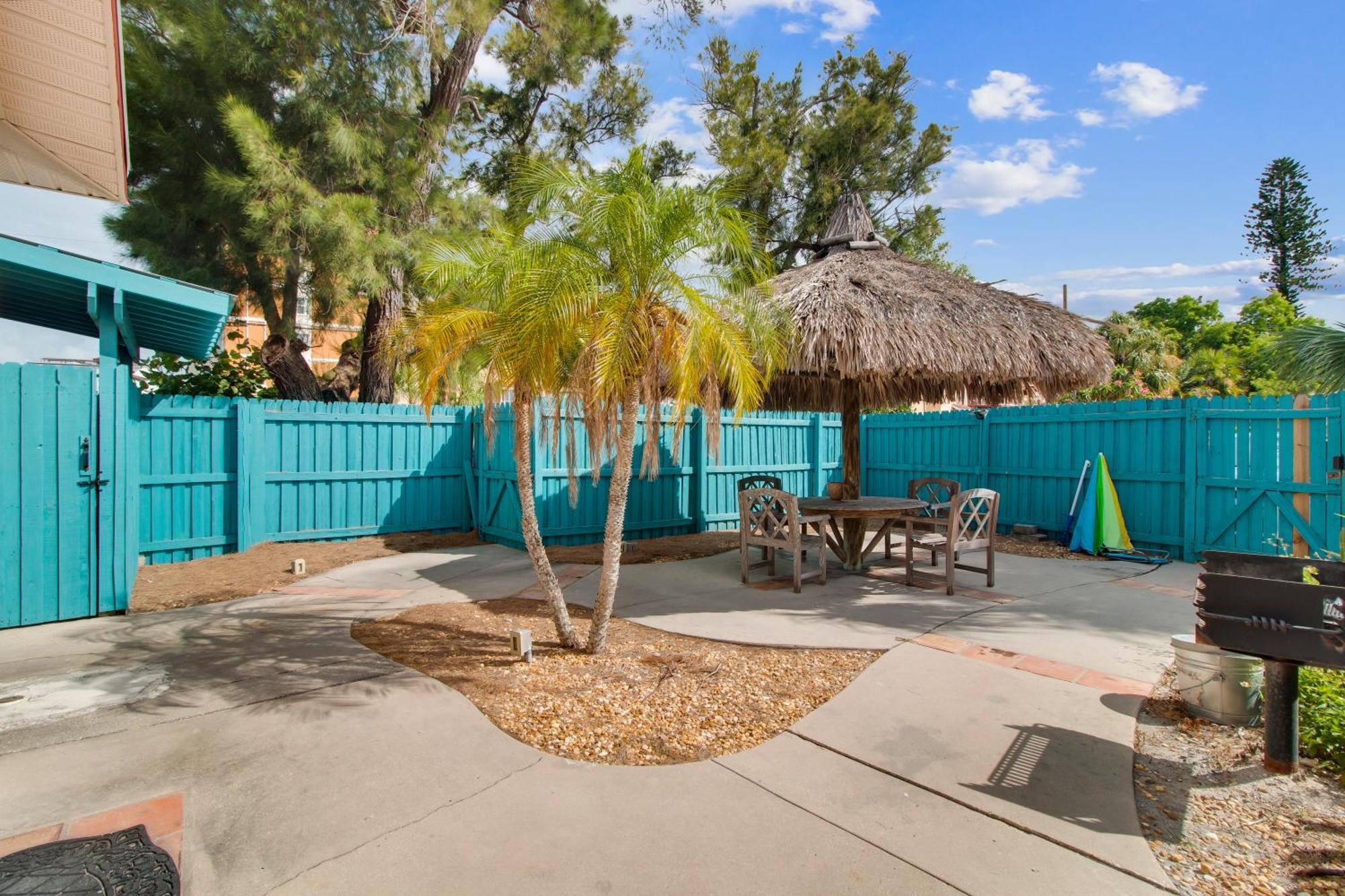 Villas At John'S Pass By Travel Resort Services St. Pete Beach Exterior photo